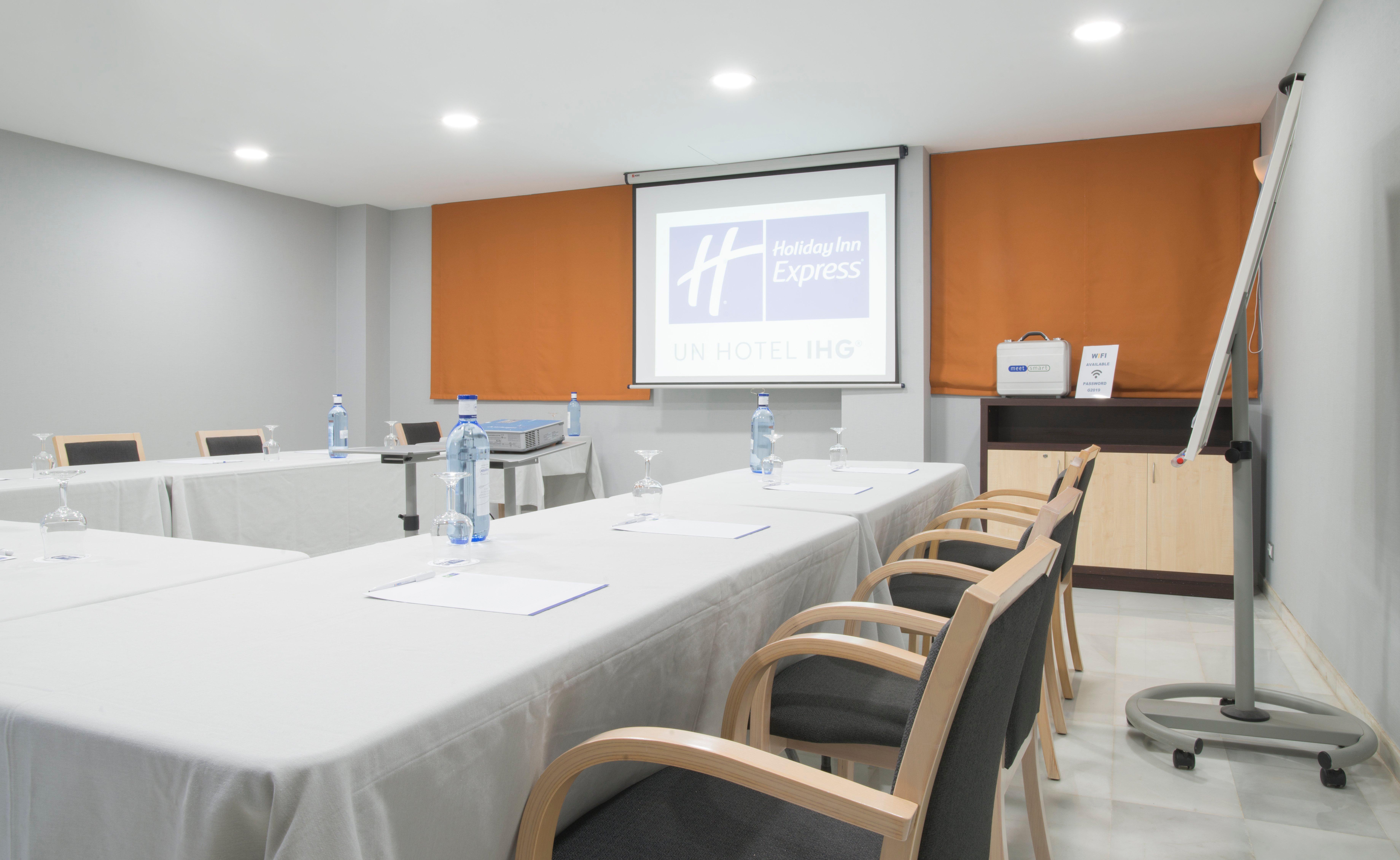 Holiday Inn Express Valencia Bonaire, An Ihg Hotel Aldaia Bagian luar foto